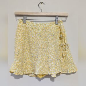 Zara kids skort in yellow flower print. Size US 13-14 (164cm)